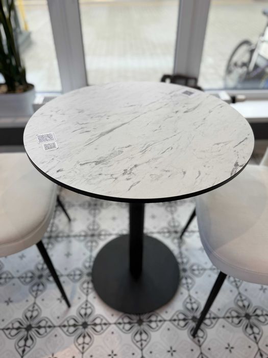 Продам стіл круглий (діаметр 600 мм)