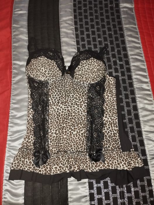 Roupa sem uso parada