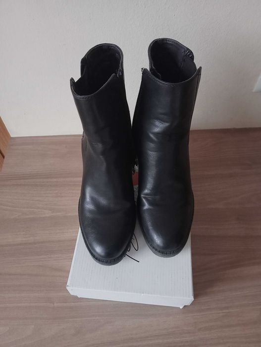 Botki na obcasie
