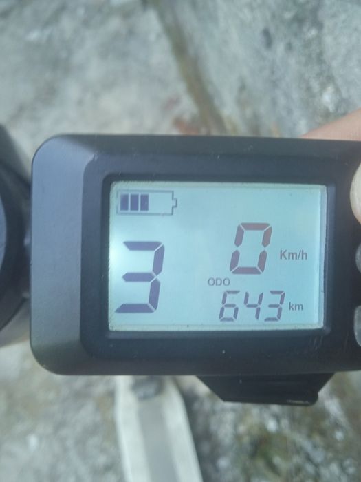 Trotinete elétrica com carregador para peças