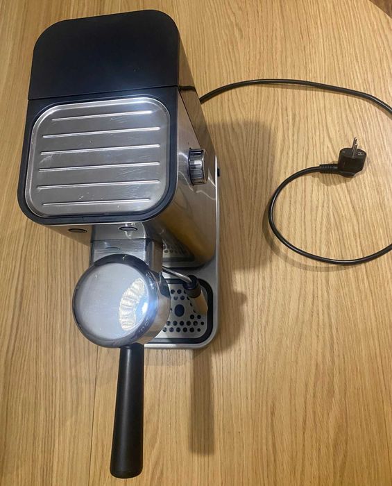 Ciśnieniowy ekspress do kawy