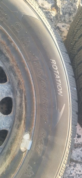 4  pneus a 80% Goodride 175/65R15 + 1 pneu