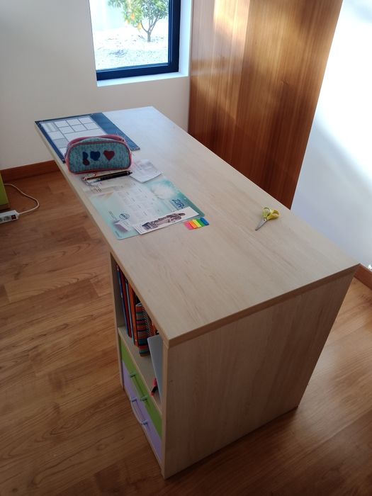 Secretária de criança