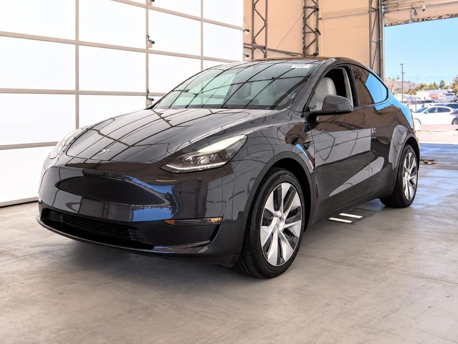 Tesla Y