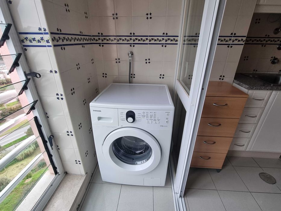 Arrendo T1 com garagem