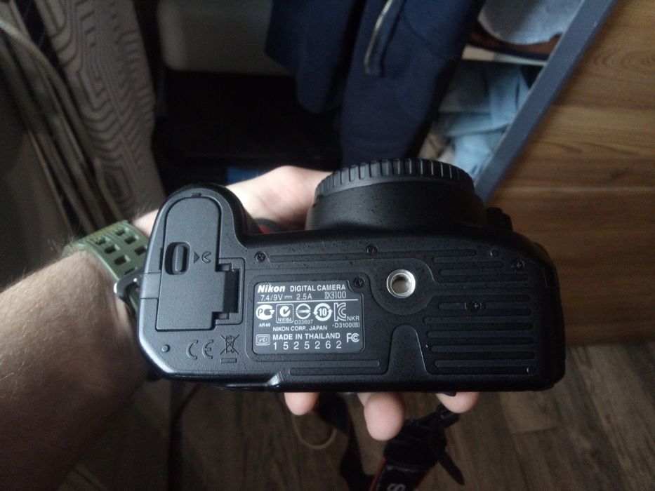 Nikon D3100 body