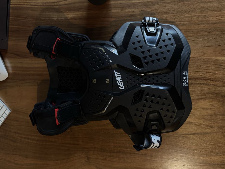 Захист тіла Leatt 3.5