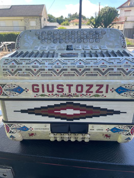 Vendo Concertina Como Nova da Mesma Fábrica da Organola GIUSTOZZI