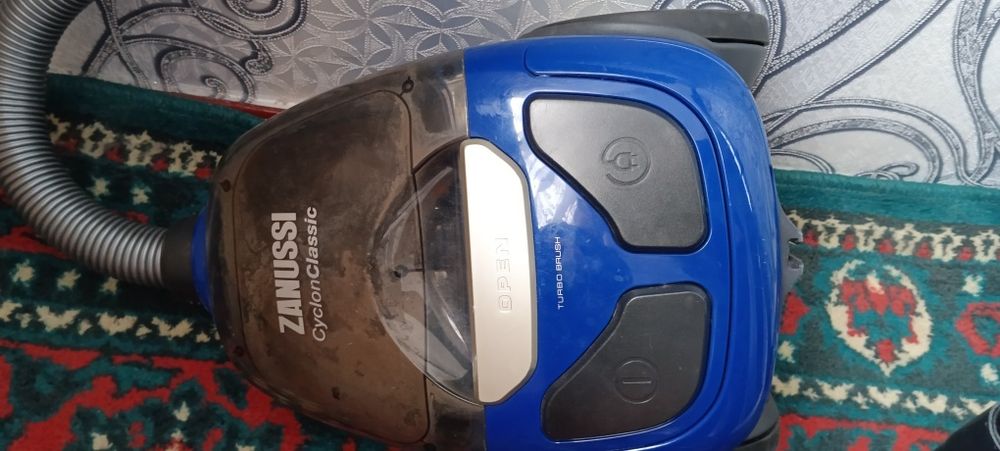 Пилосос Zanussi в робочому стані