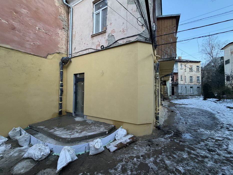 Приміщення під бар кафе з літкою