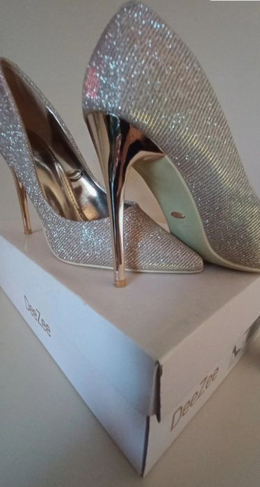 Złote szpilki DeeZee rozm. 36