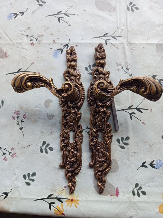 Puxadores Antigos em Latão