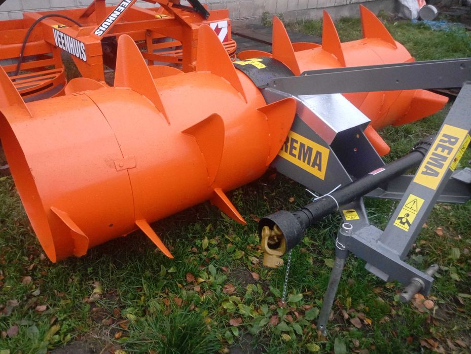 Rozbijak równarka pryzm trawy rozgarniacz wał