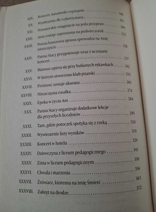 Książka Ania z Zielonego Wzgórza L.M. Montgomery