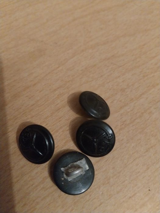 Stare guziki PKS z czasów prl-u