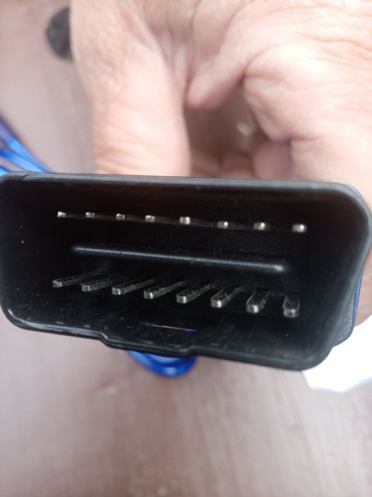 Кабель для підключення до комп'ютера автомобілів групи VAG