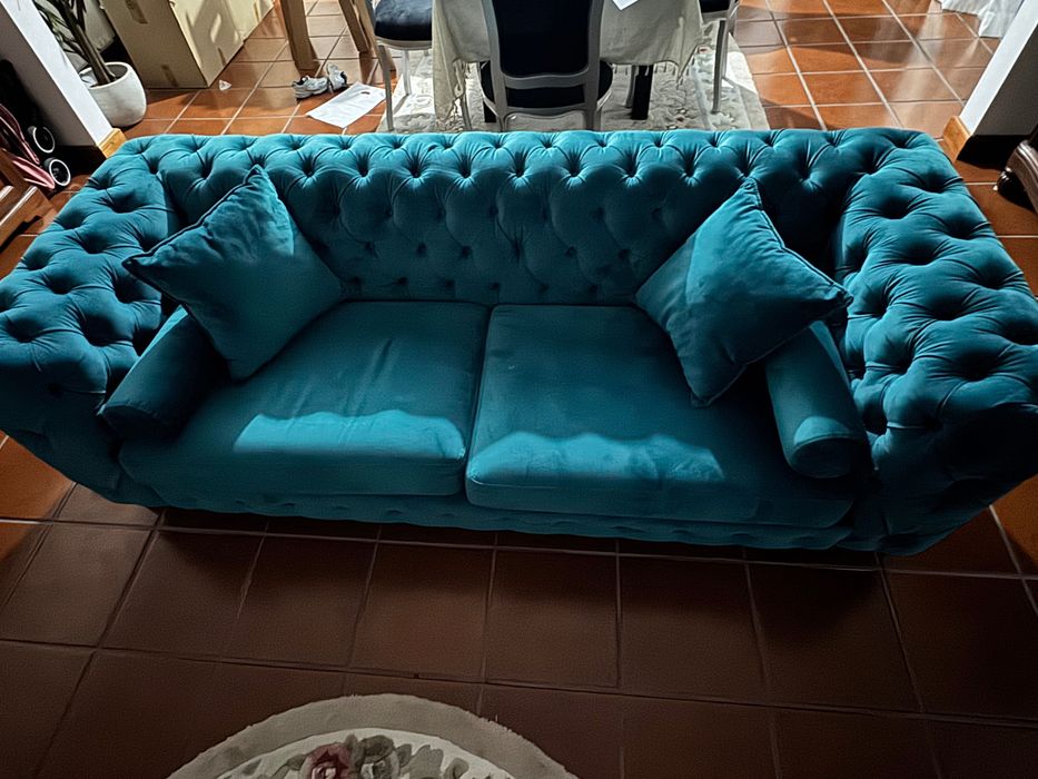 Sofá verde garrafa c banqueta