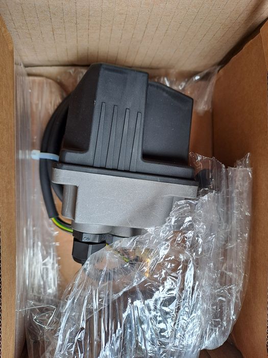 Regulator poziomu oleju INT280 KRIWAN