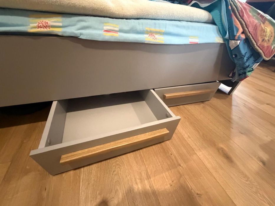 Conjunto Cama e mesinha cabeceira e colechao 212x126