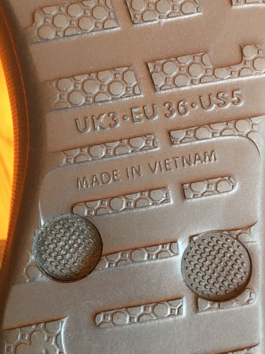 Sprzedam klapki firmy Fitflop rozmiar 36 zmierzone 23.0 cm