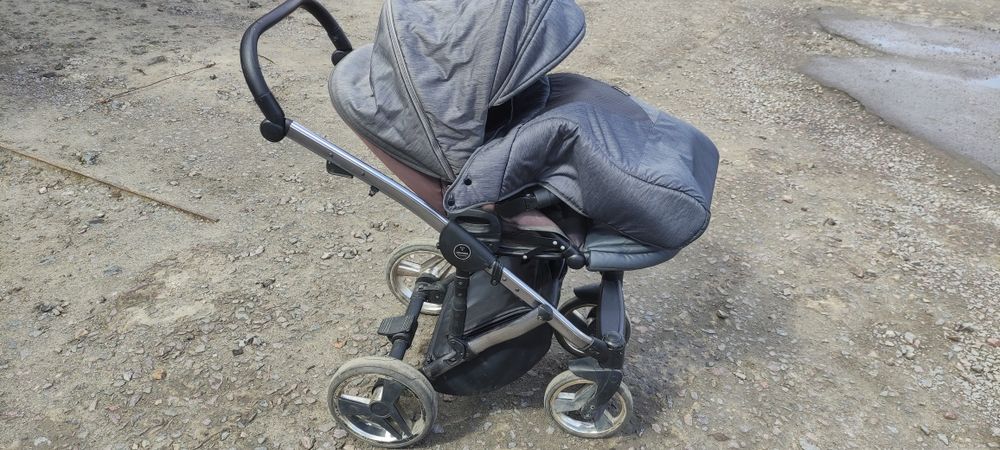 Продам коляску Junama diamond