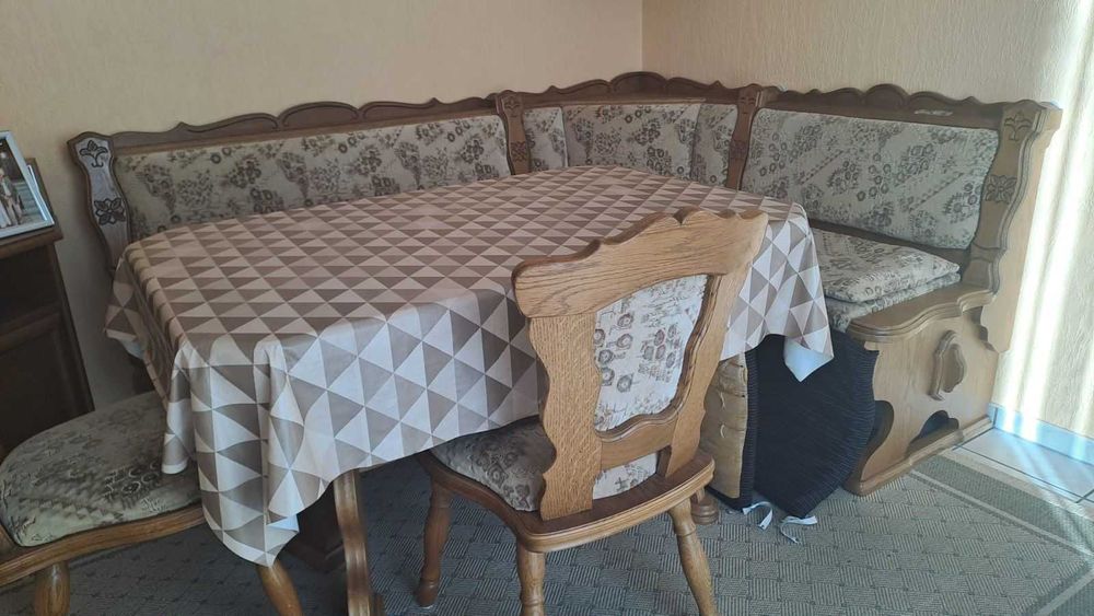 Кутовий кухоний уголок
