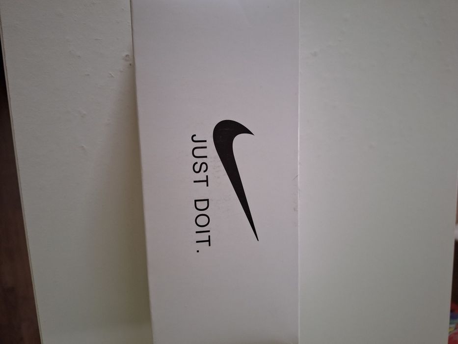 Białe skarpetki Nike