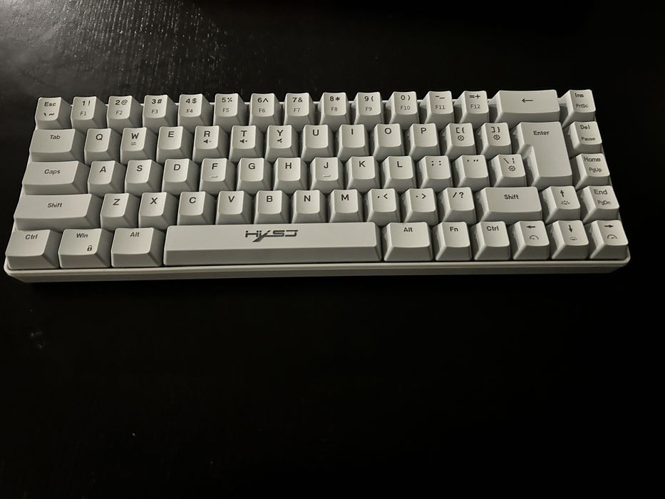 Teclado rgb como novo64586343321601122