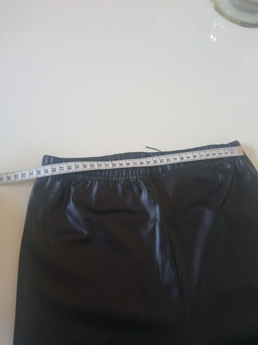 Błyszczące legginsy czarne r S/M