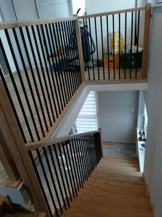 Schody drewniane, balustrady