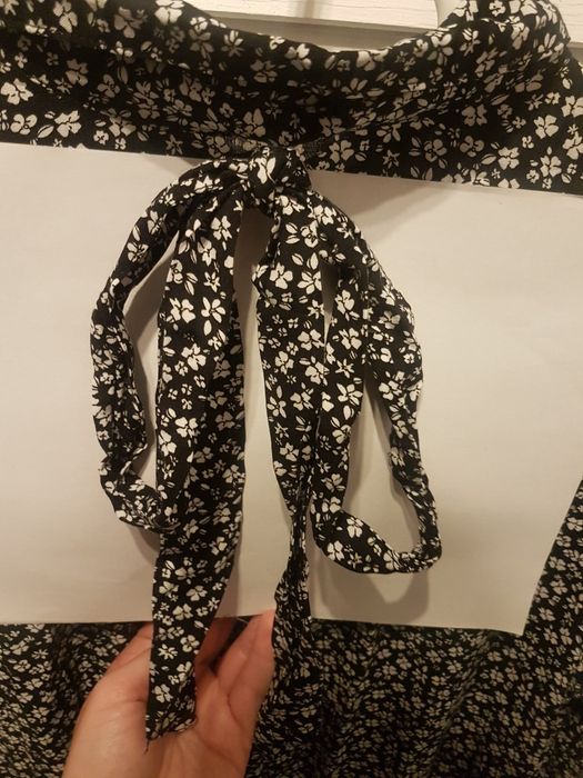 Sukienka koszulowa w drobne białe kwiatki Cropp XL