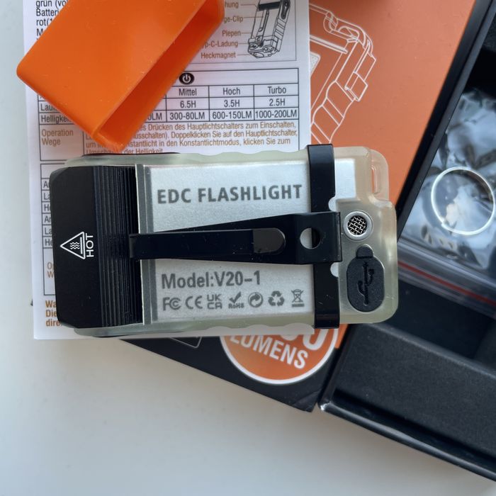 BORUIT V20-1 ультрафіолетовий EDC ліхтарик 1000 люмен IP67 USB-C