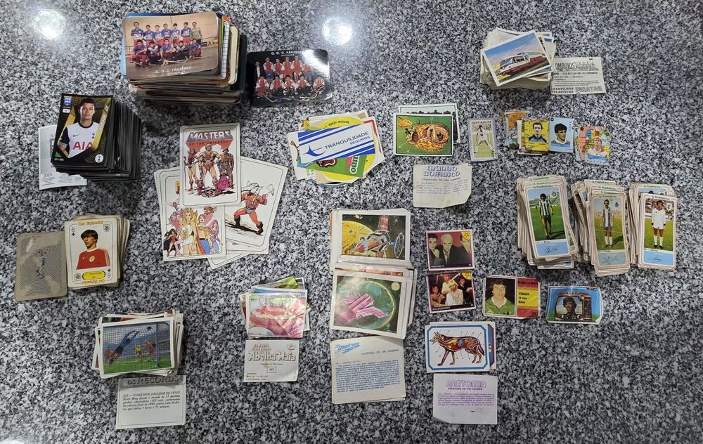Varios cromos de futebol antigos