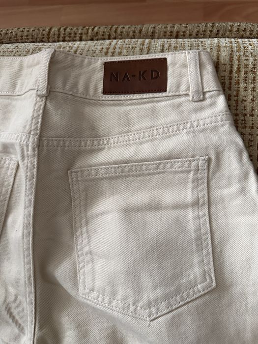 Джинси бежевого молочного кольору na-kd 36 розмір, S розмір