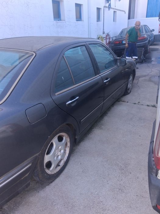 Vendo esse Mercedes-Benz