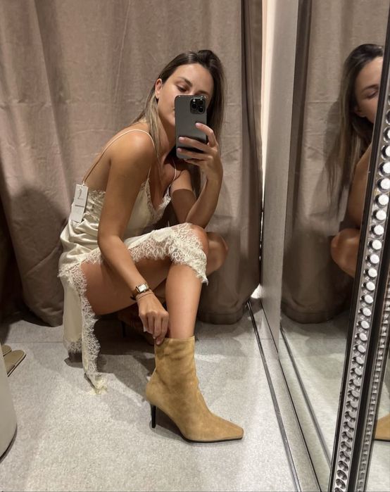 Zara казаки ботильйони черевики на каблуку 39 розмір