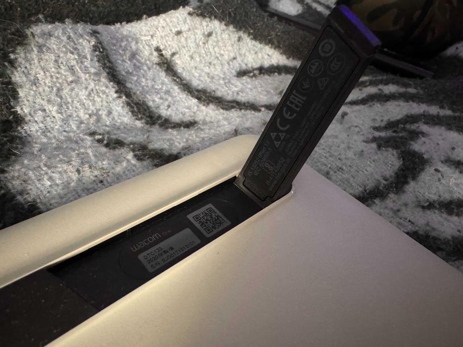 Tablet Gráfico Wacom One 13 (DTC133) – Como Novo