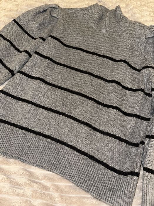 Вязана кофта жіноча. Светр вязаний