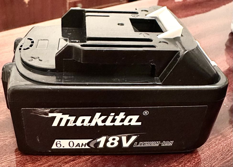 Makita Brushless 18V – NOVA (bateria 6.0Ah + carregador original)