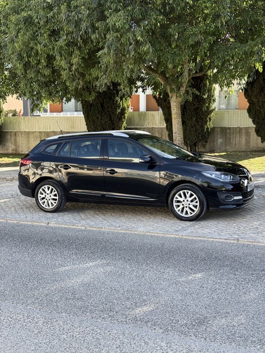 Renault Mégane 1.5 dCi Sport Tourer Auto – 110cv | Económica |