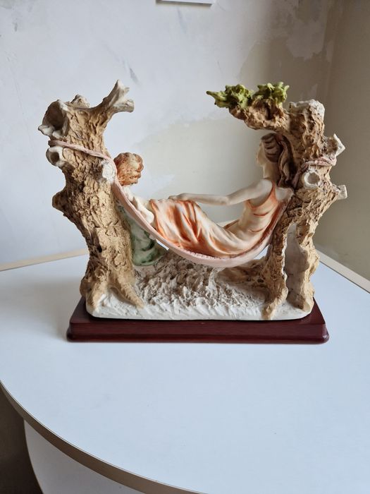 Estatueta em Porcelana