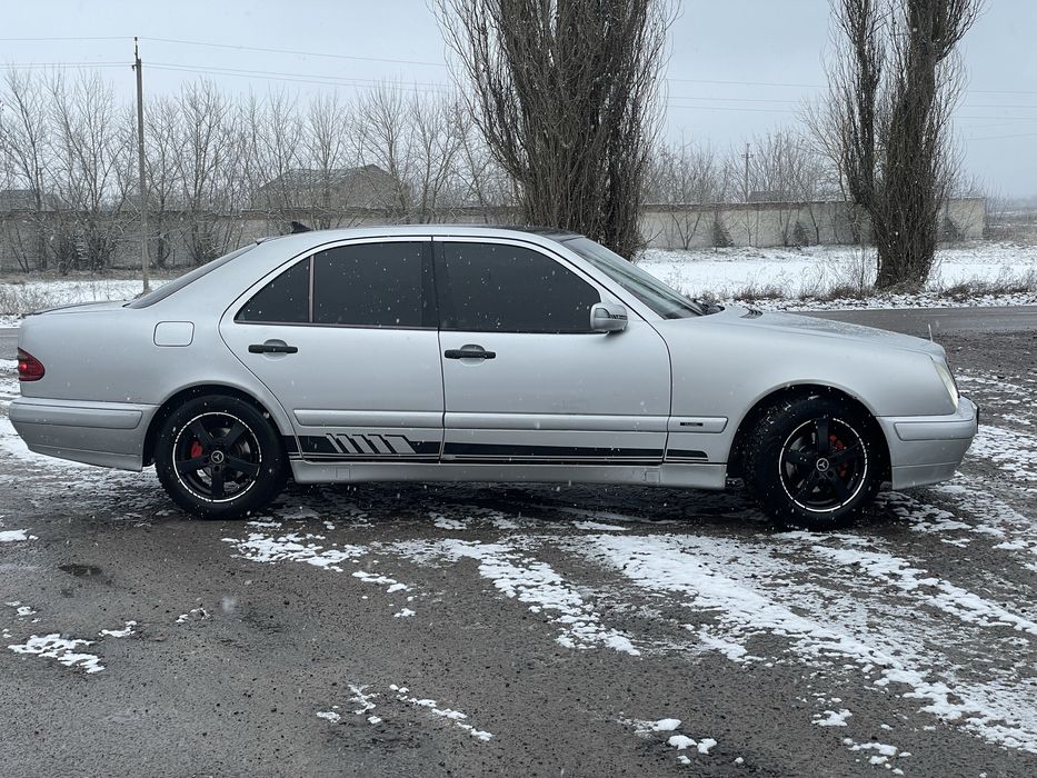 Продам мерседес 210 2,2