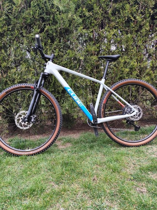 Rower  Cube Reaction Pro carbon
Stan b.db po serwisie