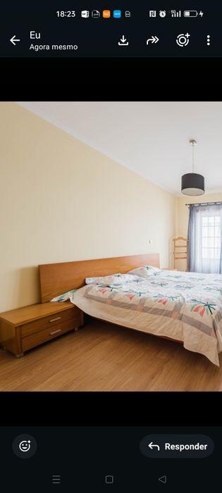 Vende se cama simples mas linda