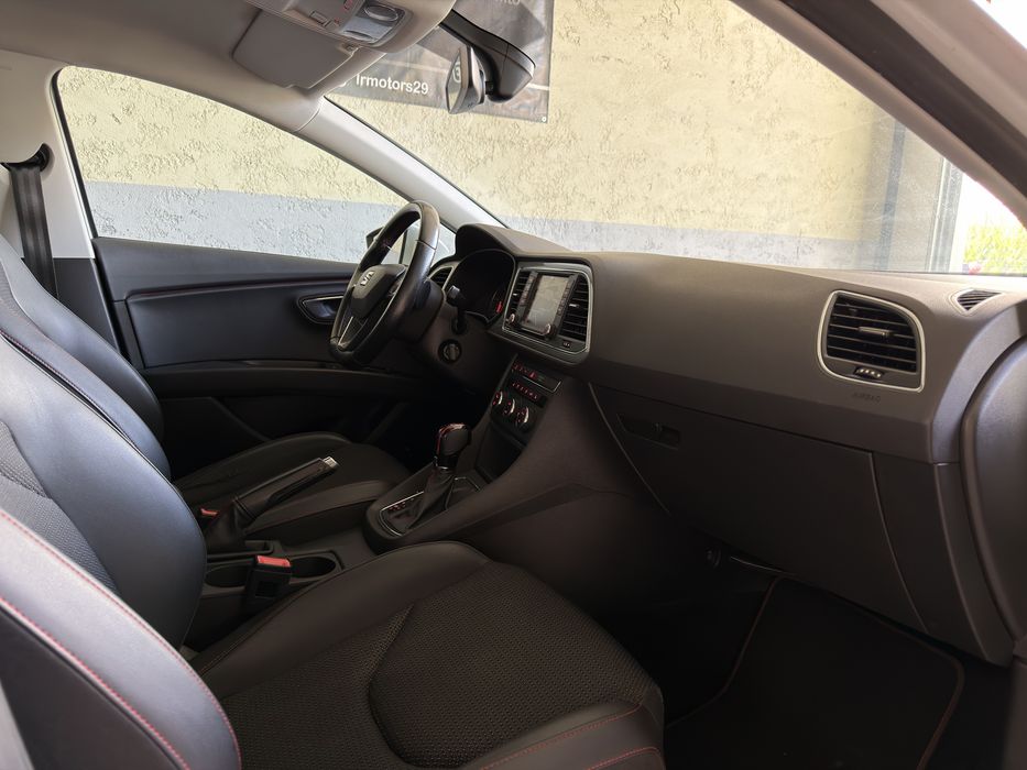 Seat Leon FR 2.0 TDI 184cv DSG - Desde 249€ Mês