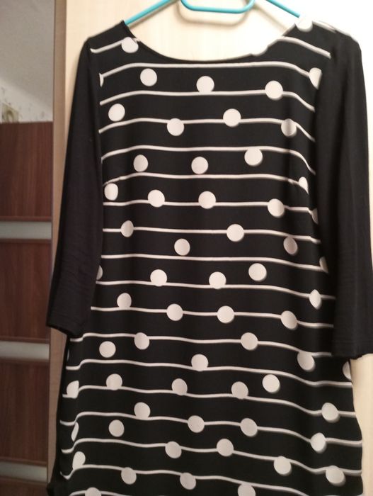 Piękna bluzeczka damska czarno-biała w kropki