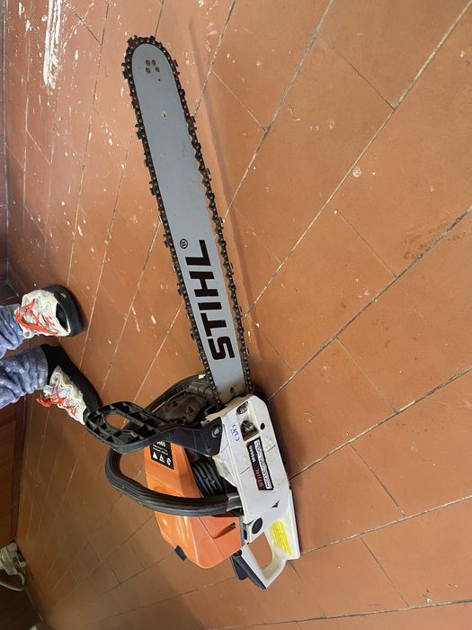 Moto serra nova vom pouco de uso