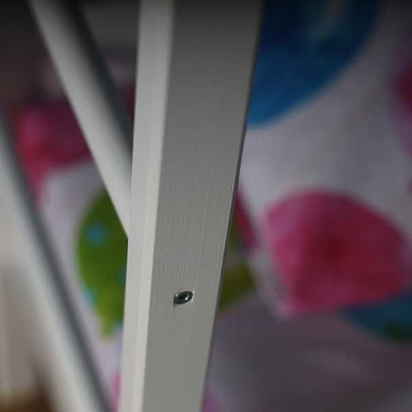 Двоярусне ліжко з дерева біле 80×190 см з бортиками і драбинкою