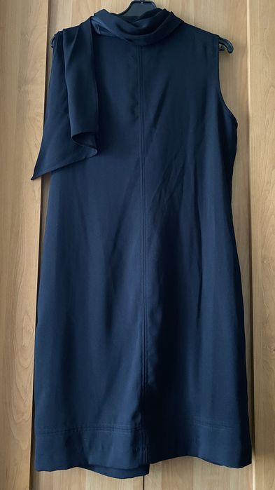 Нова чорна сукня