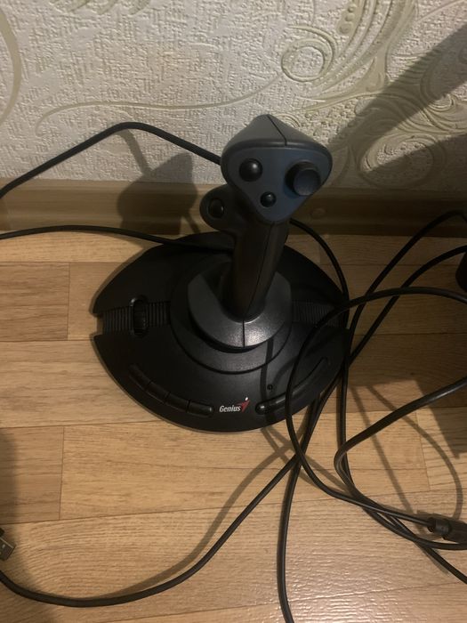 Игровой руль от Trust